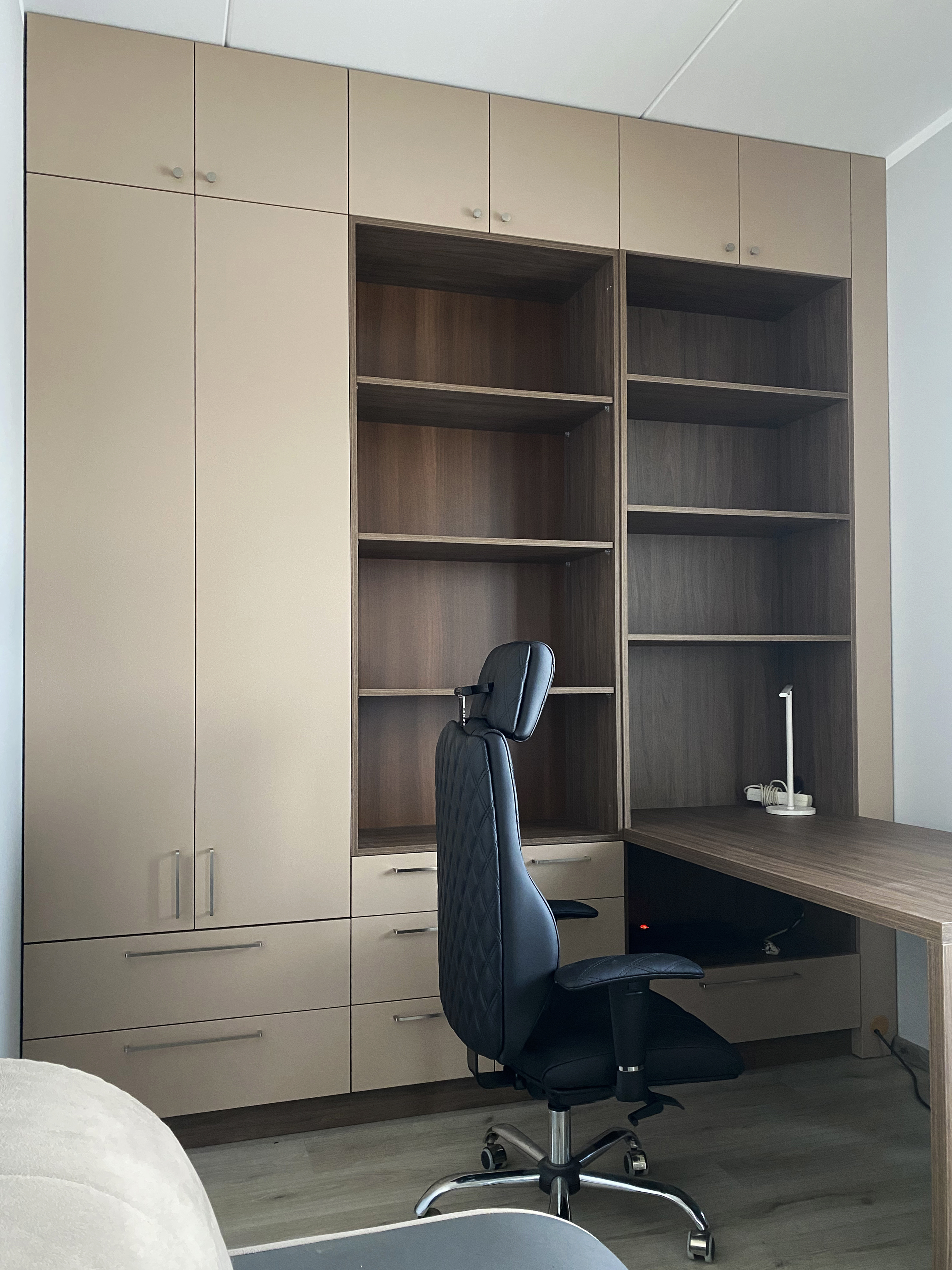 Iebūvēts skapis ar integrētu